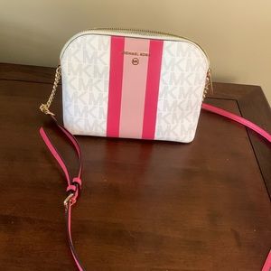 Michael Kors Purse 💖🤍